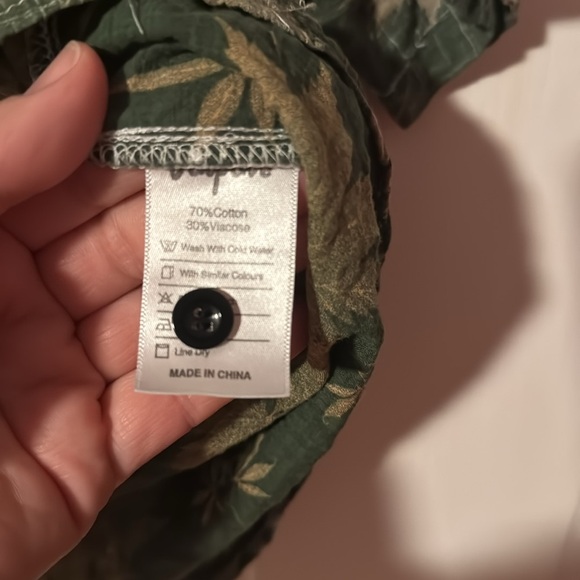 Vatpave Men's Hawaiian Short Sleeve Button Down XL Shirt with Pocket - Picture 11 of 11